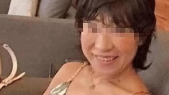 |64岁老奶奶包养多名鲜肉，一月给几百万，对外称自己38岁