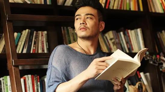 杨烁|“大叔”杨烁：索要8750万片酬遭反感，节目上妻子的委屈让人不平