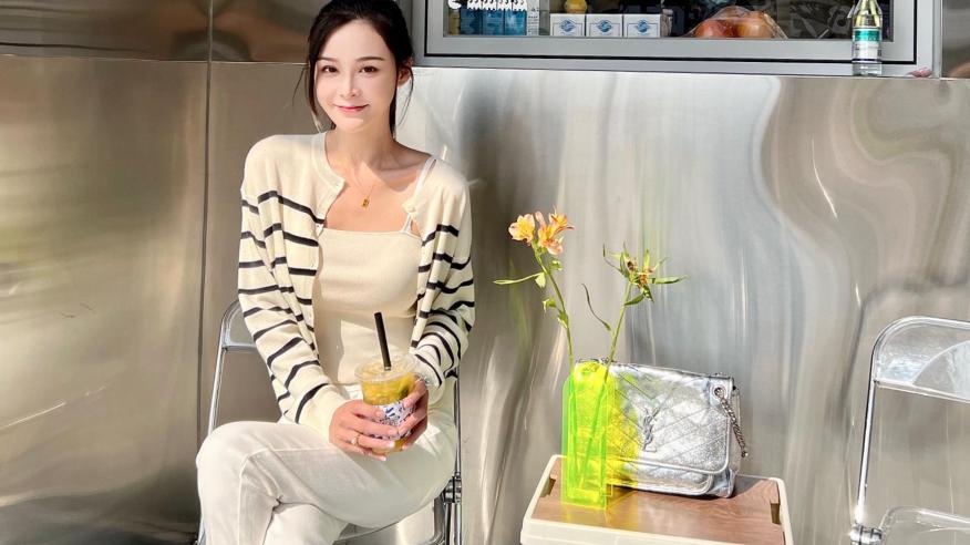 汪小菲|新欢？汪小菲带妈妈与美女现身聚餐，女子身材好颜值高不输张颖颖