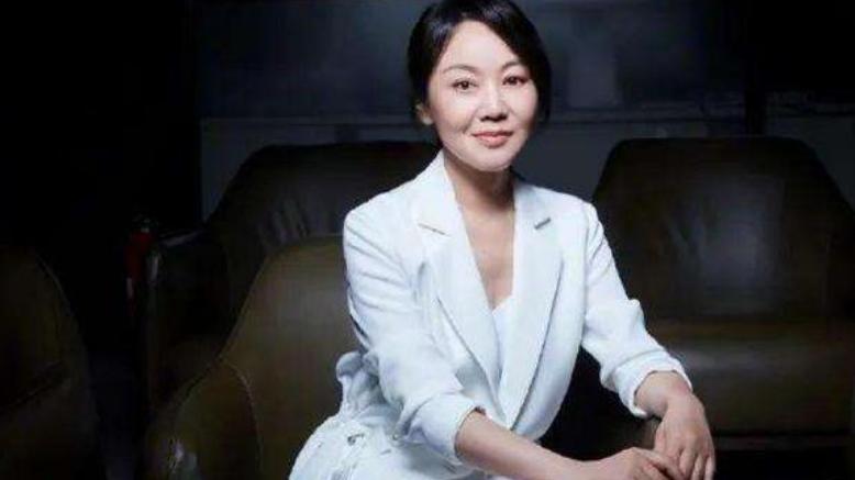 闫妮|“糊涂性格”闫妮，有着漂亮的外貌，也有着精彩的演技