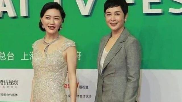 蒋雯丽|53岁蒋雯丽和小6岁田海蓉罕见同框：一个干练一个妩媚
