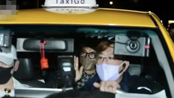 小S|小S真被新姐夫拿下了！穿基础装跳舞欢迎姐夫回家，瘦了之后颜值回春