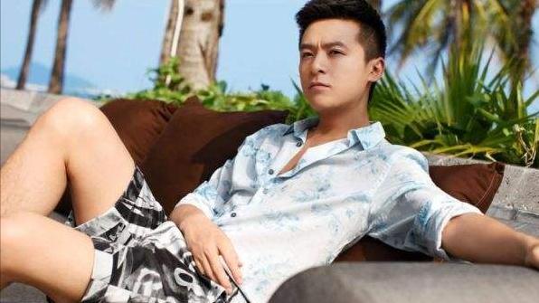 姜妍|被拆散后再无恋情传出，现身妹妹婚礼的姜妍，行为太过被指抢风头