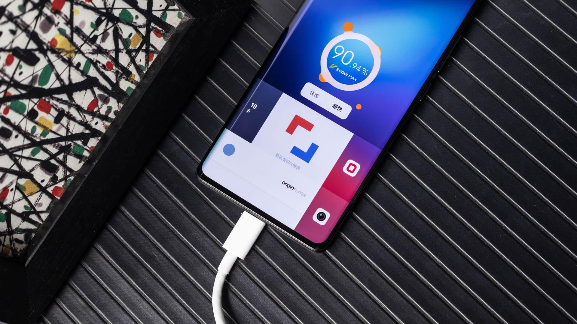 排插|暑假买新手机的都来看下，这三款国产旗舰机任选一款都不会后悔