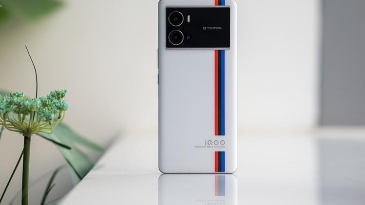 iqoo|iQOO 10系列搭载蓝厂自研V1 ISP芯片 有望首发天玑9000+新机版本