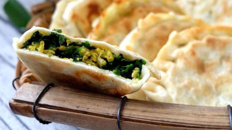 玉米面|春天别光吃韭菜，用荠菜做美食，鲜嫩美味，分享4种做法快来学