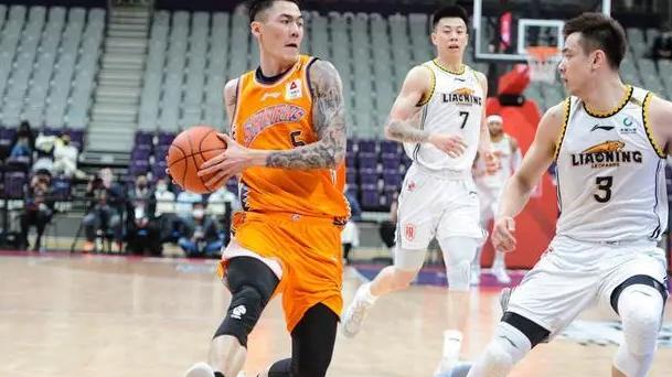 余嘉豪|CBA三消息：上海悍将不会离队，余嘉豪待遇突出，朱俊龙继续增肌