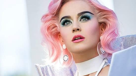 奥兰多|“精灵王子”奥兰多近照大变样! 挺啤酒肚变大叔，身材一去不复返