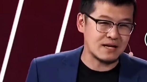 乔尔·恩比德|杨毅一脸不屑: 哈登从来没有在季后赛证明过自己，哪怕是一场。