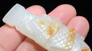 和田玉籽料|清 和田玉籽料 白玉留皮 琴棋书画 玉珮