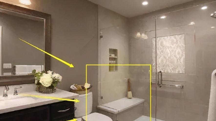 想要淋浴房更好用？砌个30公分高的小台子，老妈看了也要装！