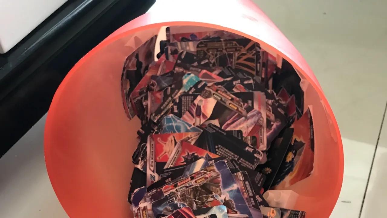 |建议取消所有有关奥特曼的视频及周边产品，应该严厉打击