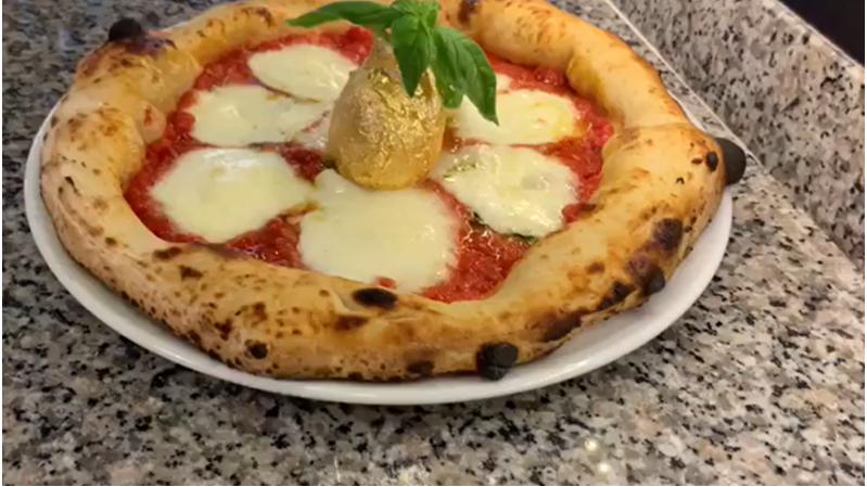 意大利人把披萨玩出了花! 99欧"24K纯金披萨"见过吗?
