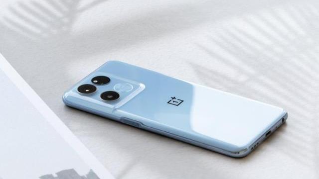 一加科技|一加开启全面反击！天玑8100Max+5000mAh+256GB价格跌至新低