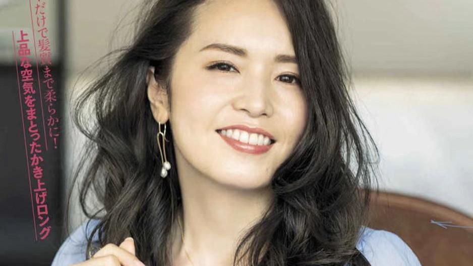 发型 为什么日本主妇的发型很好看？因为她们的烫发很自然，发色很时尚