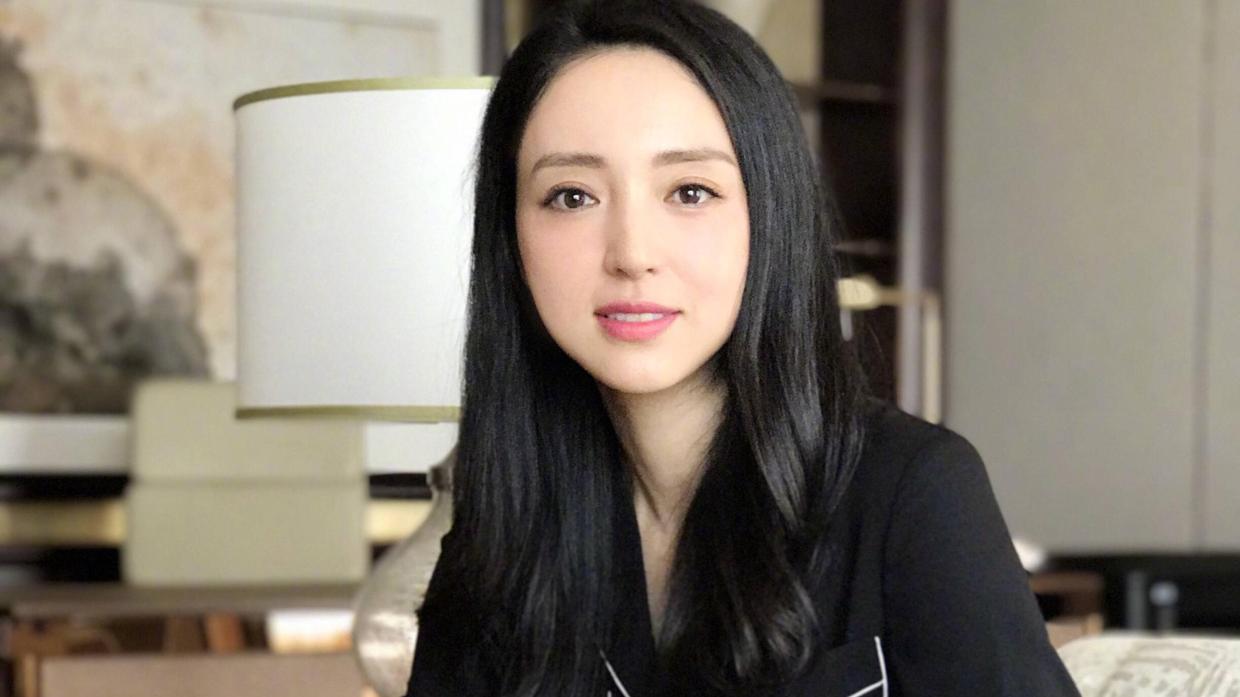 董璇|曾经大红大紫，现在圈里销声匿迹，靠给微商代言赚钱？