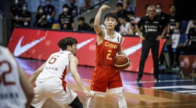黄大宪|30分！26分！入选男篮遭群嘲，宏远小丑鸭今成超级大腿，狠狠打脸