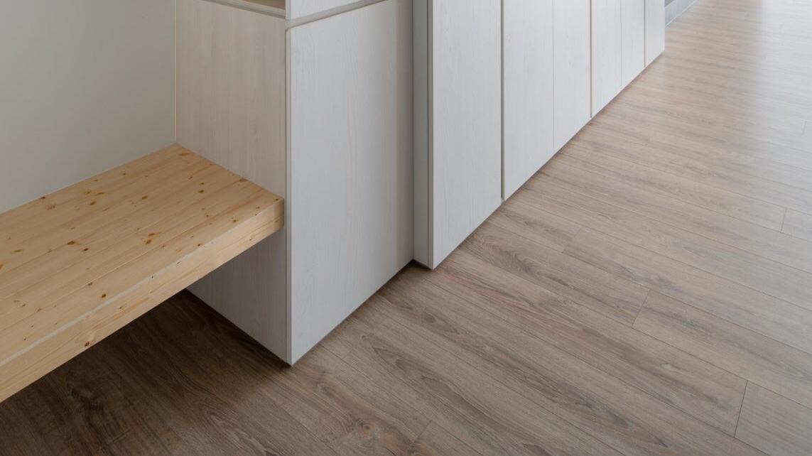 一眼就喜欢的极简北欧设计，白色和原木颜色搭配，漂亮又浪漫！