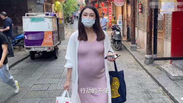 李子峰|35岁李子峰宣布当爸！心疼孕期老婆很辛苦，女方肚大如箩孕味十足