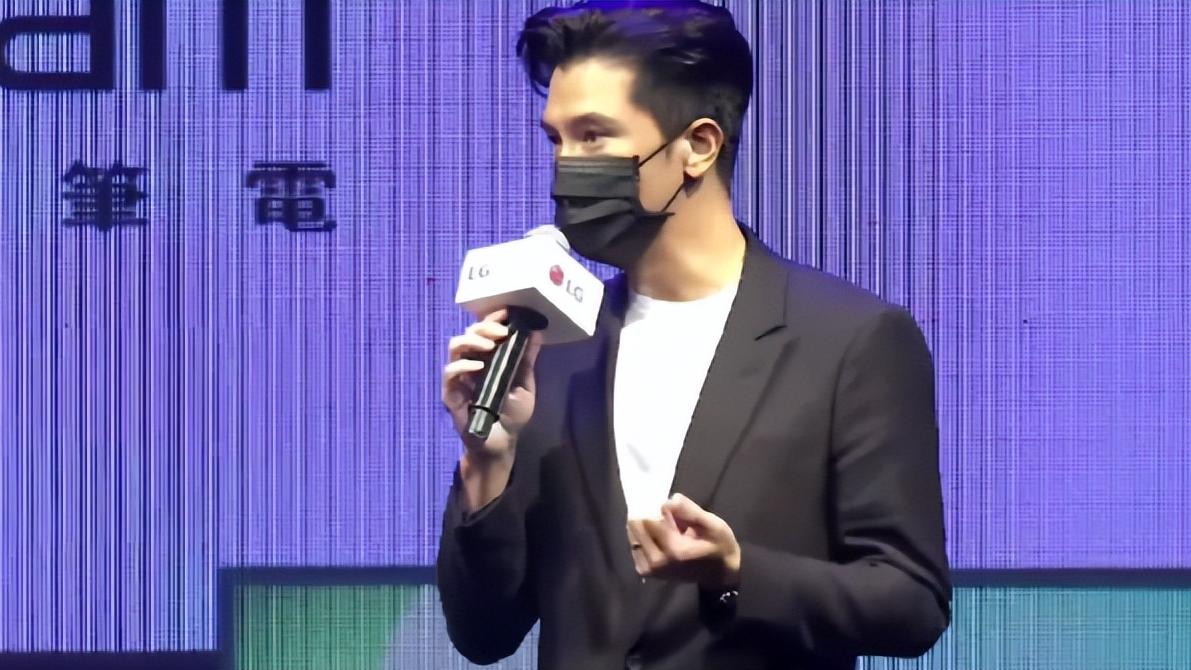 邱泽|邱泽现身活动容光焕发，大赞老婆没有缺点，婚后半年幸福甜蜜！