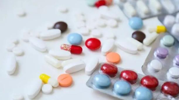 胆固醇|吃他汀类药物的朋友，若身体出现这3种情况，建议及时停药