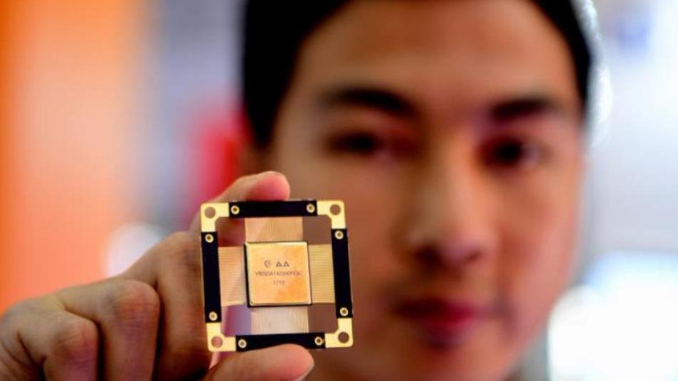 realme|16个本科生，带72个大专生研发芯片，年入3亿多，还要上市了？