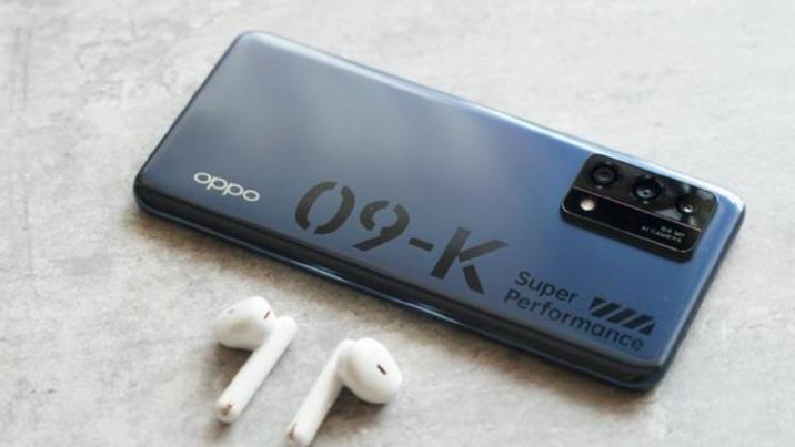 OPPO手机|OPPO放手一搏，三星屏+65w闪存+128GB，降至1399元