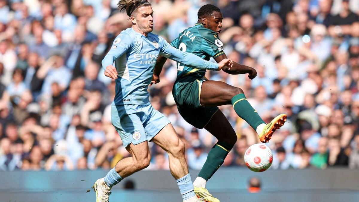 曼城|5-1，又反超登顶！英超7冠王轰14脚狂飙，控球74%，曼城全力冲冠