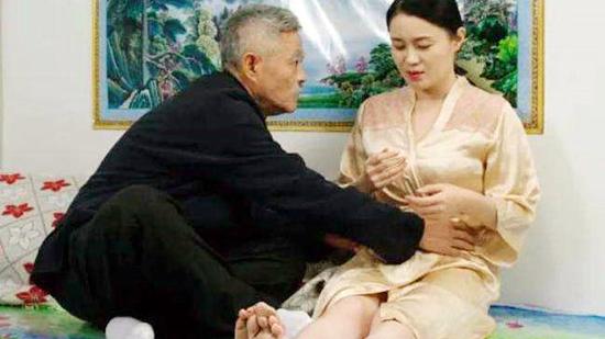 关婷娜|本山传媒演员关婷娜20岁旧照曝光，身材苗条清纯靓丽