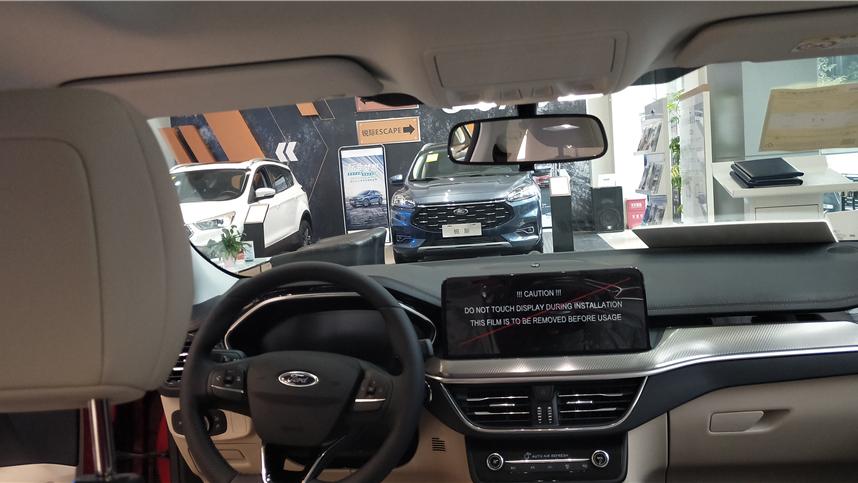 太高兴了，今天有新车了，已定三厢锋潮型