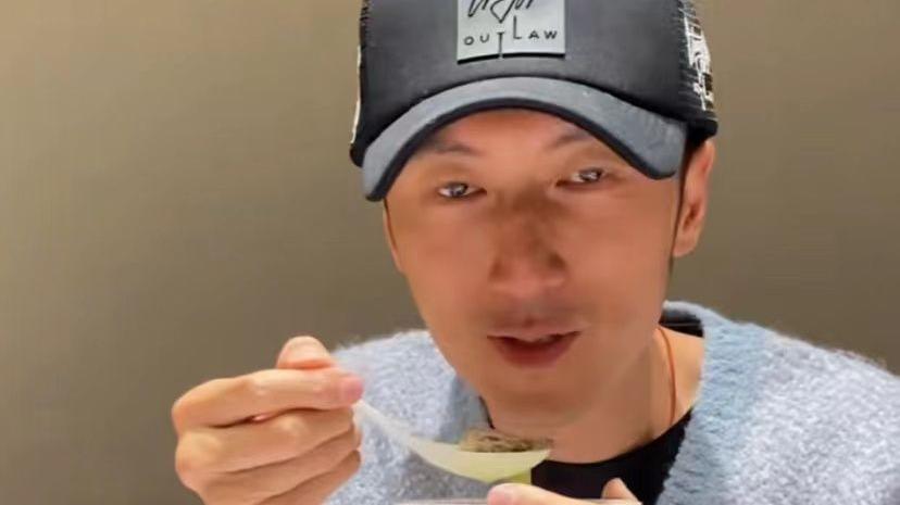 奇奇|谢霆锋现身南京街头探店，一身穿搭太时髦，网友：去唐山吃烧烤！