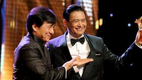 成龙|周润发和成龙都是明星，哪个更红一些？周润发为何没能和成龙搭档