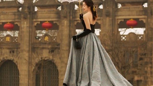 唐宁|28岁女排名将晒婚纱照！优雅端庄宛若奥黛丽赫本，因转型错失良机