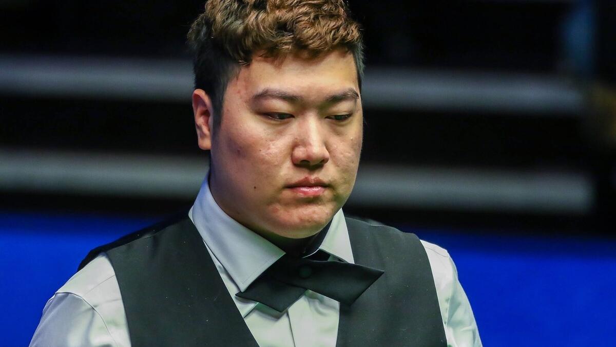 颜丙涛|打不过就玩双标？颜丙涛1举动惹争议：遭2名宿怒批，塞尔比发声
