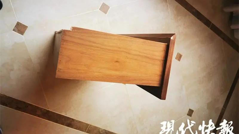 男子花近12万买实木家具，结果发现并不是全实木