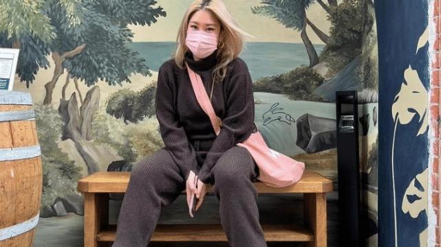 郑欣宜|34岁郑欣宜公开与38岁小花店老板新恋情