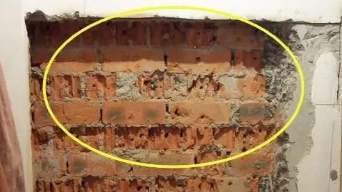 邻居家凿鞋柜竟砸掉我家一半公共墙，头回遇到这种事，谁来评评理！