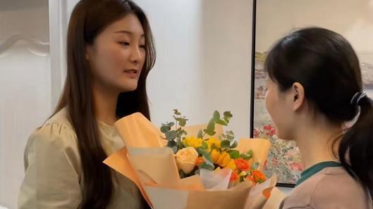 陈亚男|陈亚男冒雨拜访医院护士长，刘姐透露亚男曾主动报名支援武汉抗疫