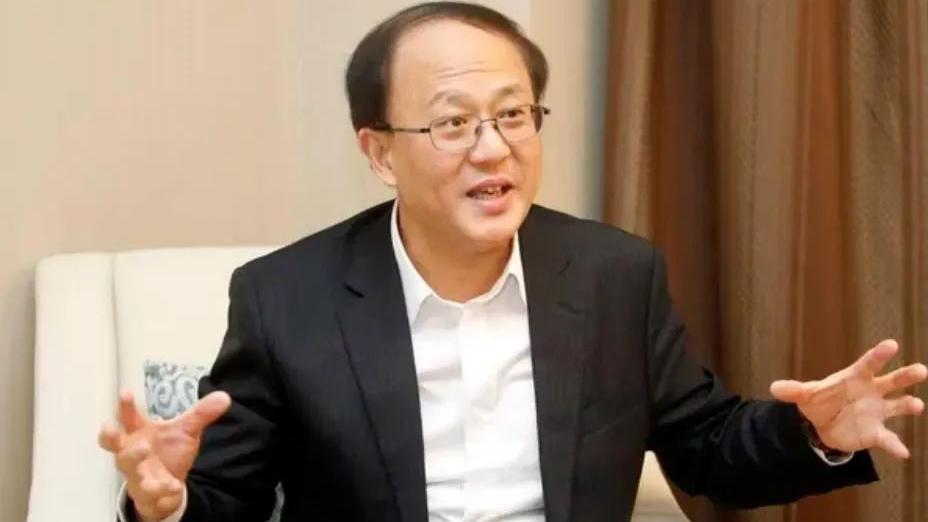 邱震海|关于俄乌战争评论员不少，为何主持人邱震海的视频点击量破千万？