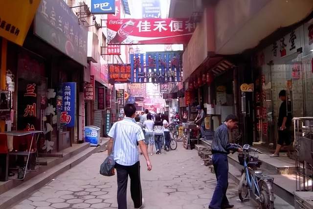 包子|太原有一城中村，紧靠重点学府，因美食众多大家被誉为“小香港”