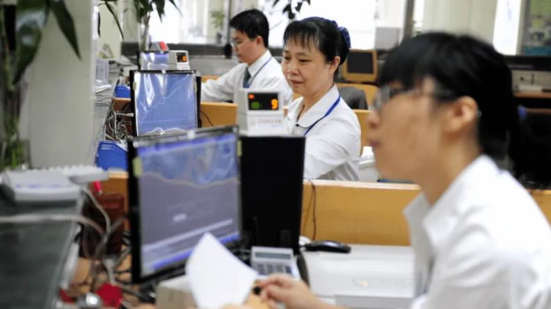 大学生|985研究生求职“遭拒”，年龄成为绊脚石，难怪大学生都想去考编