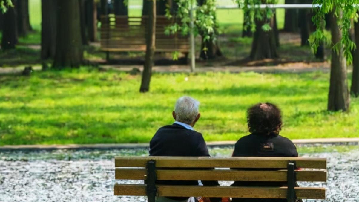 姐姐|人过六十，请收起你的“敏感”