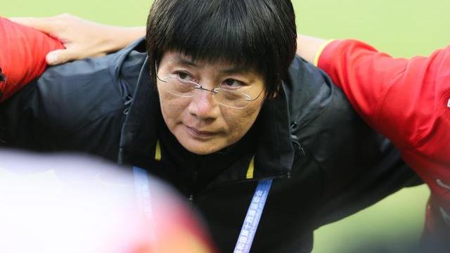 水庆霞|中国女足绝杀韩国队是蒙的？8倍慢镜还原真相，水庆霞完胜贾秀全
