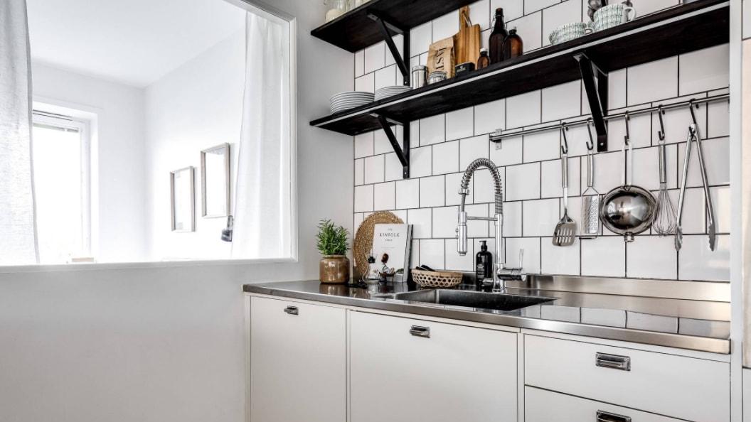 橱柜台面不一定要用石英石，聪明人都选不锈钢，便宜又耐用！