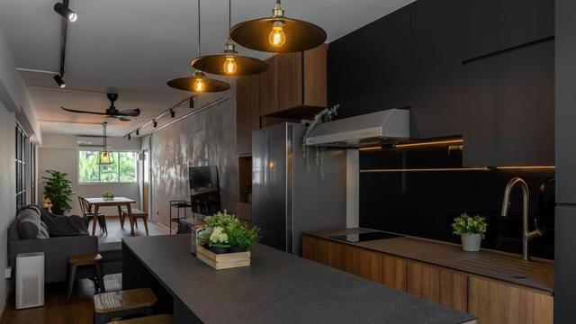 83两居室，一开始还看不上，主卧隔墙换玻璃门，亮堂多了！