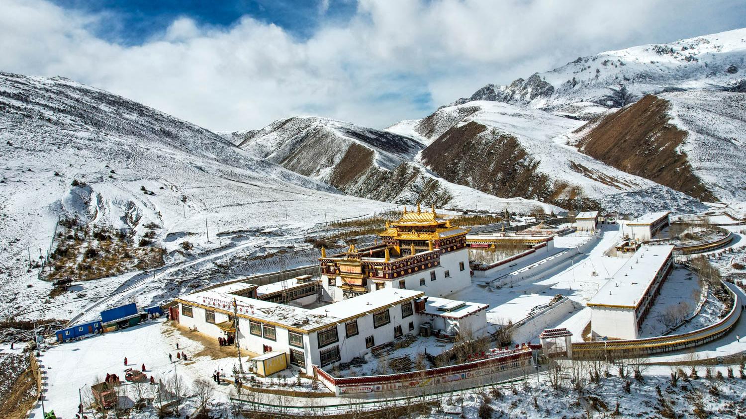 西藏|西藏自驾游第29天：走进500多年历史的田妥寺，遇上一场盛大法事