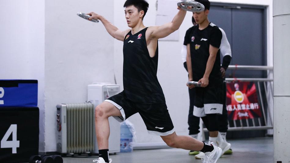 宏远集团|宏远喜讯！张镇麟克星正式加盟，徐杰完成续约，胡明轩被称内卷王