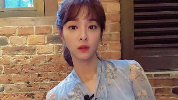 整形|爱豆转型成演员！与金旻奎甜蜜热恋，曾大方承认整形