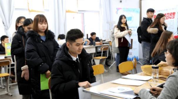 医生|丈母娘眼中理想的“女婿职业”，公务员仅排第二，第一名着实难考