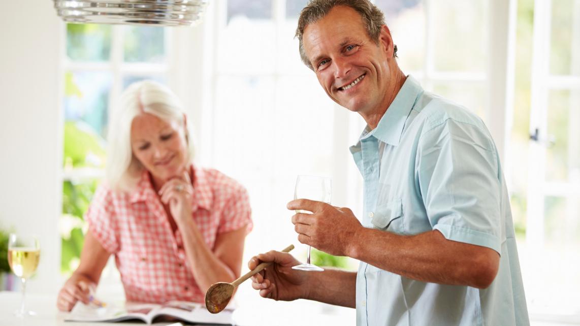 肝脏|40岁以后，要舍得为自己花钱，常吃5种食物，腿脚更利索